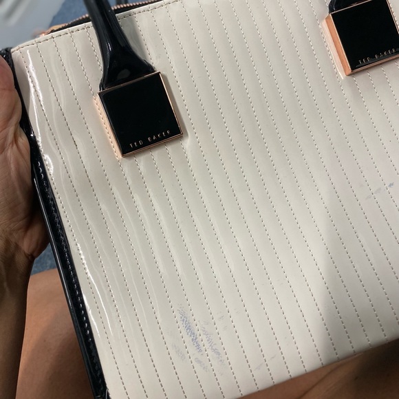 Ted Baker Patent Leather Shoulder Bag Black White - Picture 9 of 9